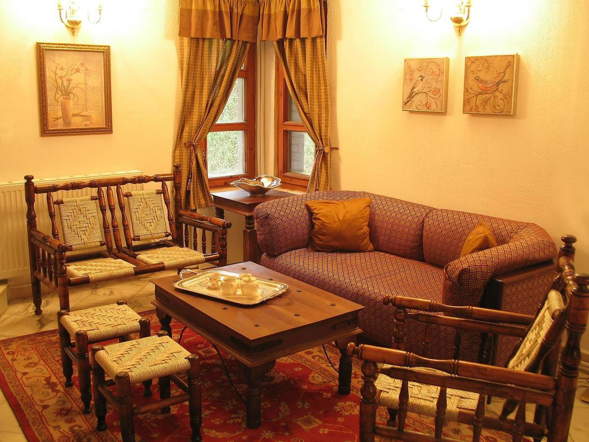 Castle Cottage Bed&Breakfast Belogradtjik Exteriör bild